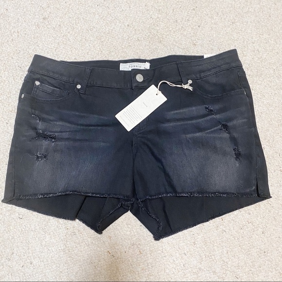 torrid Pants - NWT Torrid 3.5” Distressed Black Shorts- Size 18